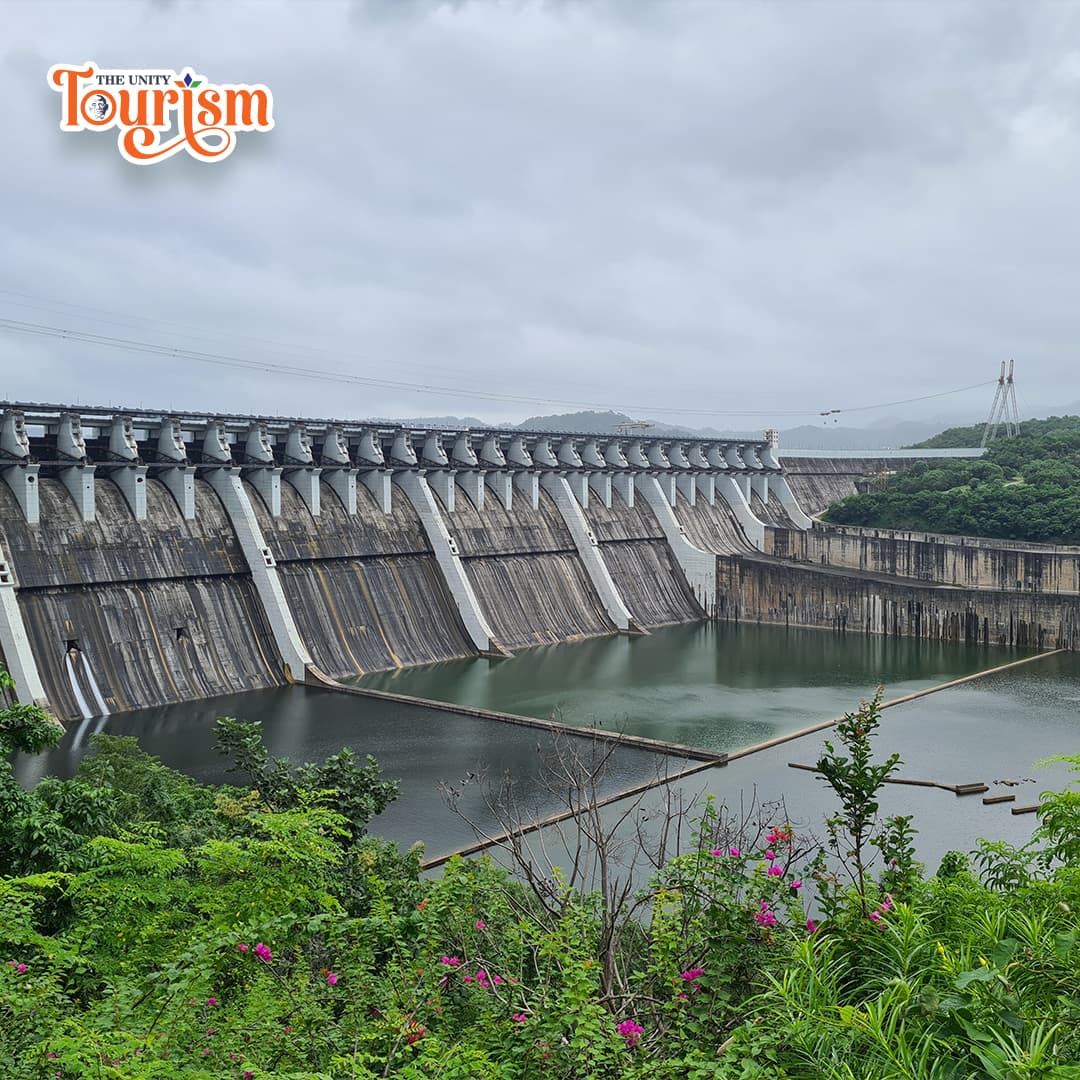 Beautiful view of Sardar Sarovar Dam reservoir with clear blue water