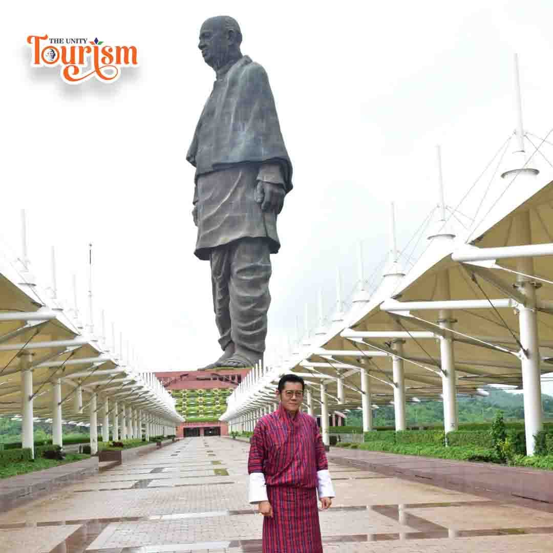 Visitor at the Statue of Unity walkway with Sardar Vallabhbhai Patel monument – The Unity Tourism