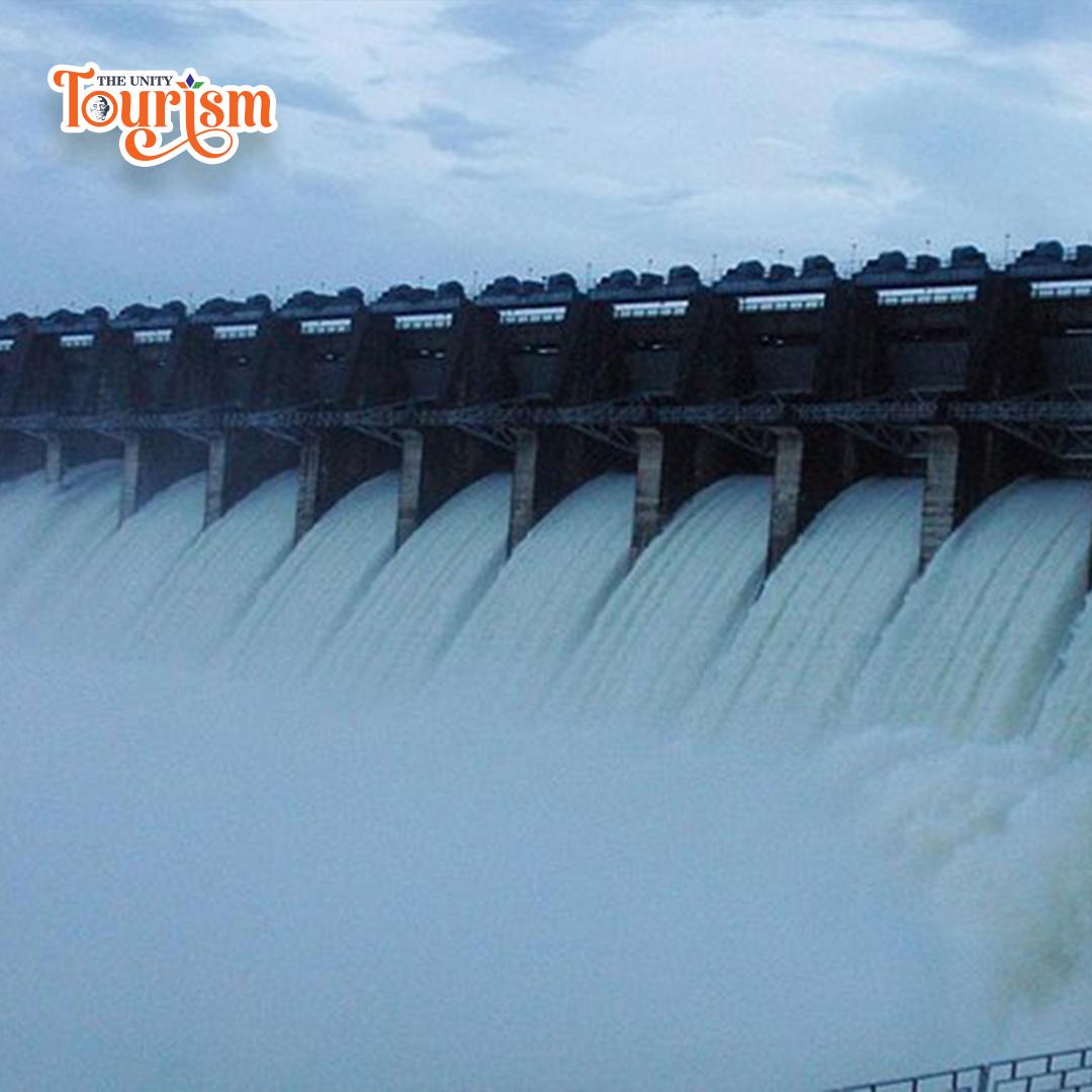 Tourists capturing photos of Sardar Sarovar Dam from scenic View Point 1 near Statue of Unity.