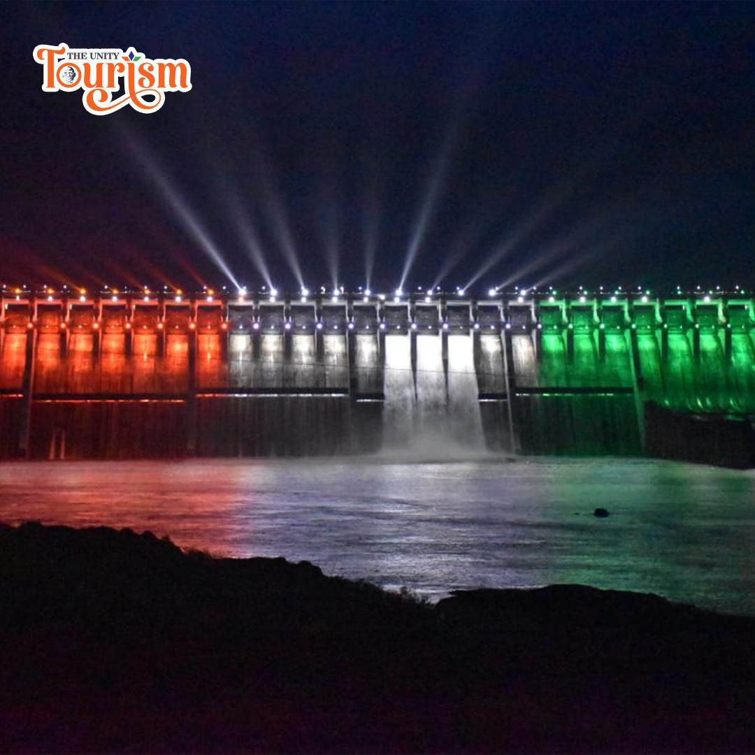 Closer view of Sardar Sarovar Dam structure captured from View Point 1 near Statue of Unity.